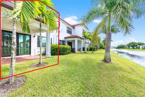 Adosado en alquiler en Pembroke Pines, Florida, 3 dormitorios, 183.48 m2 № 1967946 - foto 5