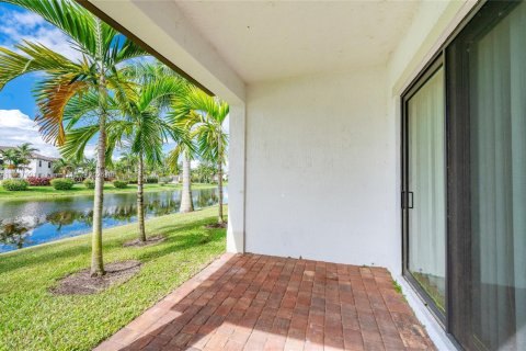 Adosado en alquiler en Pembroke Pines, Florida, 3 dormitorios, 183.48 m2 № 1967946 - foto 6