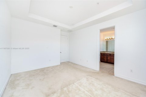 Adosado en alquiler en Pembroke Pines, Florida, 3 dormitorios, 183.48 m2 № 1967946 - foto 24