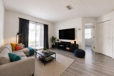 Condo in Gainesville, Florida, 1 bedroom № 2102477 - photo 7