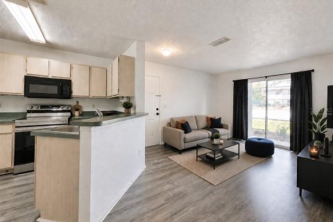Condo in Gainesville, Florida, 1 bedroom № 2102477 - photo 8