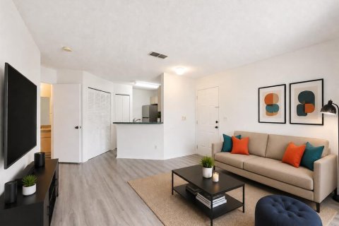 Condo in Gainesville, Florida, 1 bedroom № 2102477 - photo 10