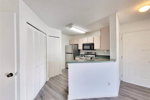 Condo in Gainesville, Florida, 1 bedroom № 2102477 - photo 14