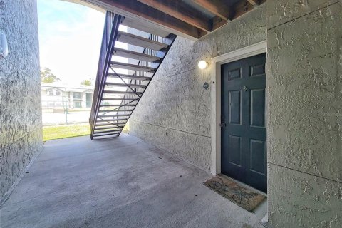 Condo in Gainesville, Florida, 1 bedroom № 2102477 - photo 5