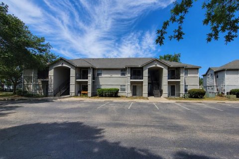 Condo in Gainesville, Florida, 1 bedroom № 2102477 - photo 2