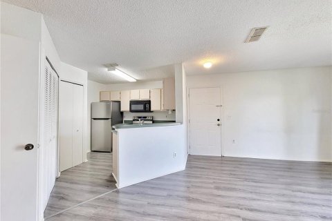 Condo in Gainesville, Florida, 1 bedroom № 2102477 - photo 13