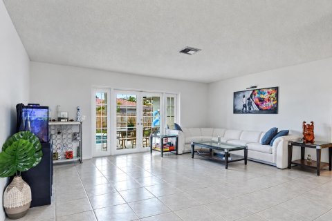 Villa ou maison à vendre à Boca Raton, Floride: 3 chambres, 173.63 m2 № 2407680 - photo 3