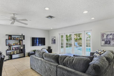Villa ou maison à vendre à Boca Raton, Floride: 3 chambres, 173.63 m2 № 2407680 - photo 13