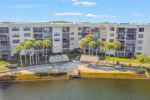 Condo à Pembroke Pines, Floride, 2 chambres  № 2080130