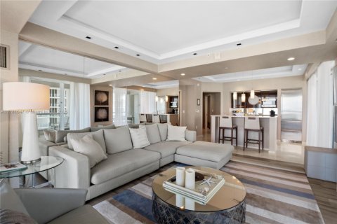 Condo in Fort Lauderdale, Florida, 2 bedrooms  № 1958962 - photo 1