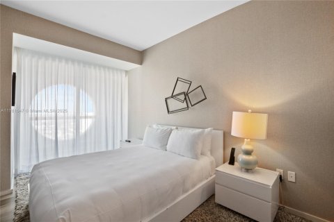 Condo in Fort Lauderdale, Florida, 2 bedrooms  № 1958962 - photo 19