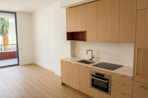 Apartment in Miami, Florida 1 bedroom № 2083618 - photo 2