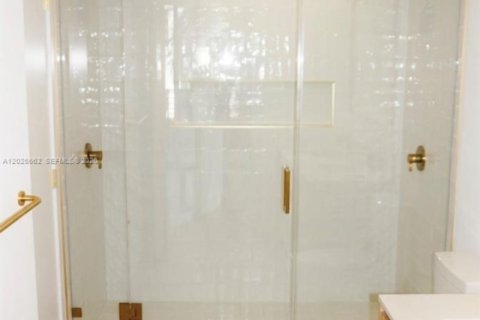 Apartment in Miami, Florida 1 bedroom № 2083618 - photo 14