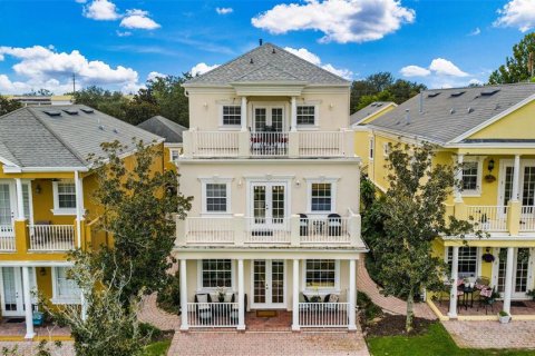 Casa en venta en Four Corners, Florida, 6 dormitorios, 301.93 m2 № 1907525 - foto 1
