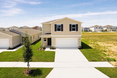 House in Haines City, Florida 4 bedrooms, 182.46 sq.m. № 2238330