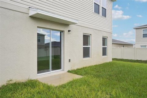 House in Haines City, Florida 4 bedrooms, 182.46 sq.m. № 2238330 - photo 9