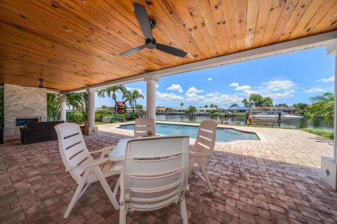 House in Saint Petersburg, Florida 3 bedrooms, 166.11 sq.m. № 1796786 - photo 30