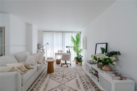 Condo à Sunny Isles Beach, Floride, 1 chambre  № 2028926