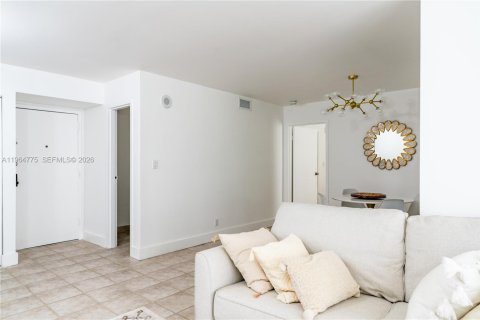 Copropriété à vendre à Sunny Isles Beach, Floride: 1 chambre, 71.26 m2 № 2028926 - photo 11