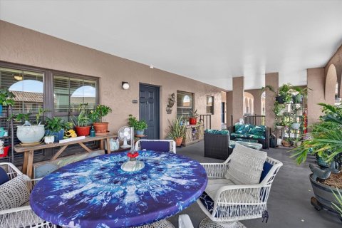 Condo in Gulfport, Florida, 2 bedrooms  № 2291390