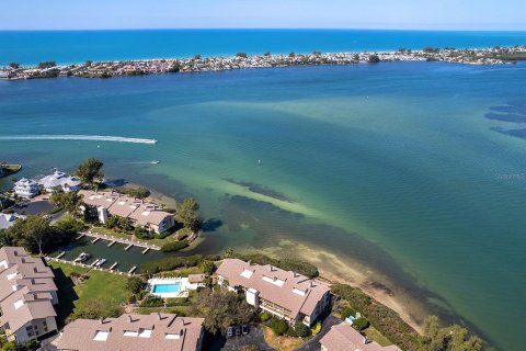 Condo in Cortez, Florida, 2 bedrooms  № 2098828