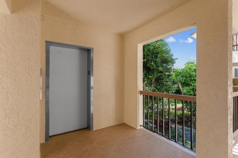 Condo in Cortez, Florida, 2 bedrooms № 2098828 - photo 29