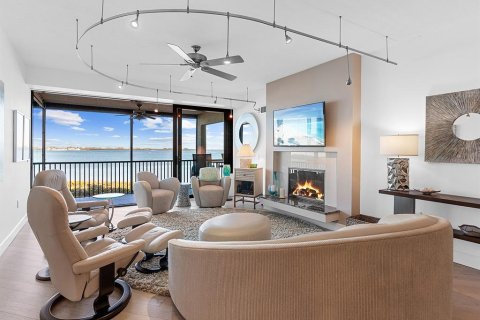 Condo in Cortez, Florida, 2 bedrooms № 2098828 - photo 13