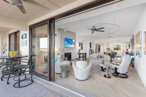 Condo in Cortez, Florida, 2 bedrooms № 2098828 - photo 16