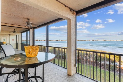 Condo in Cortez, Florida, 2 bedrooms № 2098828 - photo 15