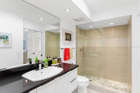 Condo in Cortez, Florida, 2 bedrooms № 2098828 - photo 25