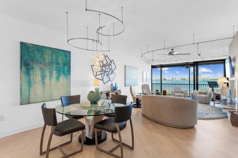 Condo in Cortez, Florida, 2 bedrooms № 2098828 - photo 10