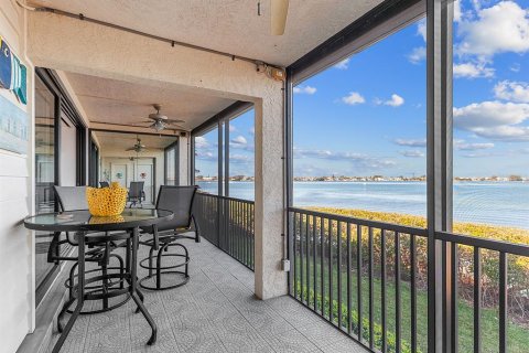 Condo in Cortez, Florida, 2 bedrooms № 2098828 - photo 22