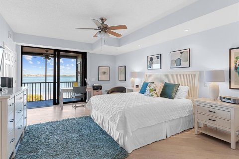 Condo in Cortez, Florida, 2 bedrooms № 2098828 - photo 17