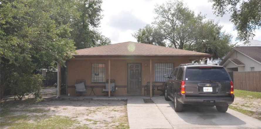 House in Tampa, Florida 3 bedrooms, 111.85 sq.m. № 2196666