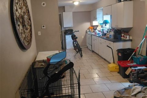 House in Tampa, Florida 3 bedrooms, 111.85 sq.m. № 2196666 - photo 4