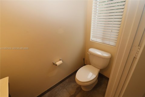 Adosado en alquiler en Wilton Manors, Florida, 3 dormitorios, 232.26 m2 № 2011192 - foto 13