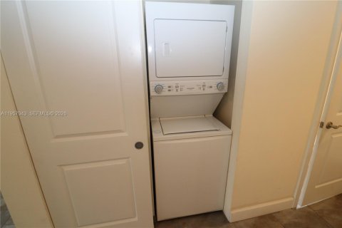 Adosado en alquiler en Wilton Manors, Florida, 3 dormitorios, 232.26 m2 № 2011192 - foto 15