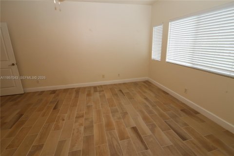 Adosado en alquiler en Wilton Manors, Florida, 3 dormitorios, 232.26 m2 № 2011192 - foto 29