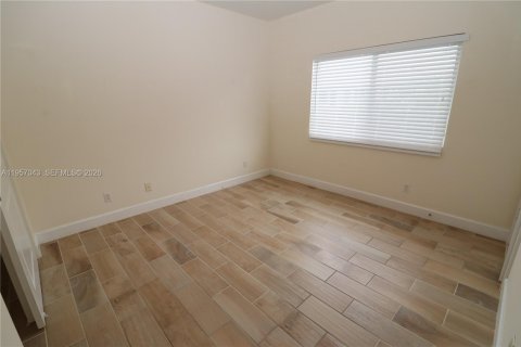 Adosado en alquiler en Wilton Manors, Florida, 3 dormitorios, 232.26 m2 № 2011192 - foto 19