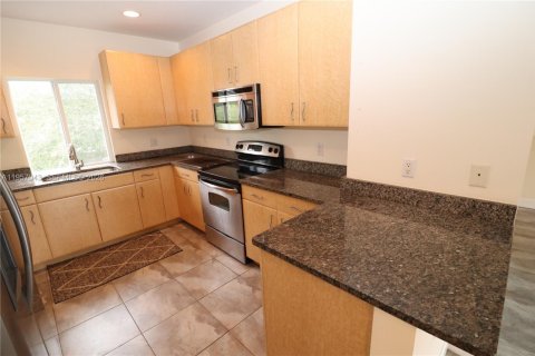 Adosado en alquiler en Wilton Manors, Florida, 3 dormitorios, 232.26 m2 № 2011192 - foto 27