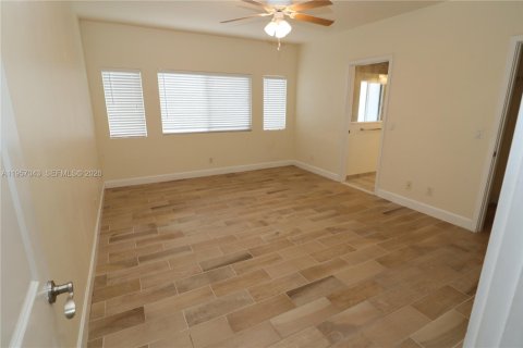 Adosado en alquiler en Wilton Manors, Florida, 3 dormitorios, 232.26 m2 № 2011192 - foto 24