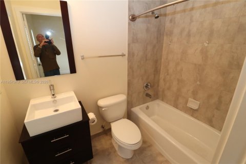 Adosado en alquiler en Wilton Manors, Florida, 3 dormitorios, 232.26 m2 № 2011192 - foto 18