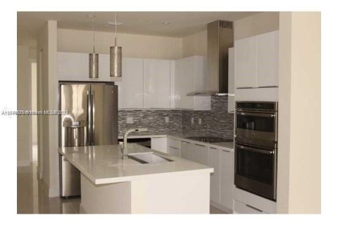 Copropriété à louer à Doral, Floride: 3 chambres, 143.72 m2 № 1854729 - photo 5