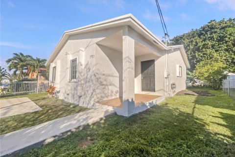 Купить виллу или дом в Майами, Флорида 3 спальни, 113.71м2, № 1997159 - фото 19