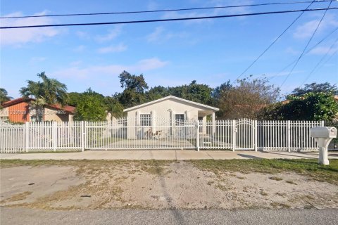 Купить виллу или дом в Майами, Флорида 3 спальни, 113.71м2, № 1997159 - фото 20