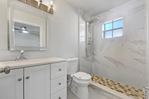 Купить виллу или дом в Майами, Флорида 3 спальни, 113.71м2, № 1997159 - фото 11