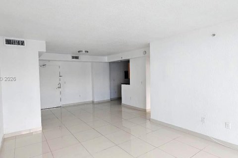 Copropriété à vendre à North Bay Village, Floride: 1 chambre, 76.64 m2 № 2432010 - photo 18