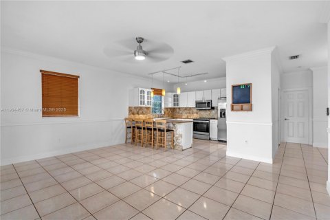 Appartement à louer à Hialeah, Floride: 2 chambres, 130.06 m2 № 1954926 - photo 11