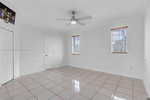 Appartement à louer à Hialeah, Floride: 2 chambres, 130.06 m2 № 1954926 - photo 17