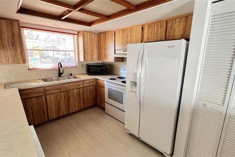 Снять в аренду квартиру в Семинол, Флорида 2 комнаты, 130.06м2, № 2097306 - фото 8